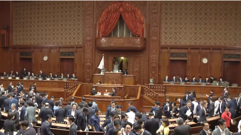 LGBT法案が衆院通過　日本はヘンタイ天国に！？　女子用スク水着た中年男性、不審者通報すれば差別になる？