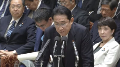 増税クソメガネが国会で「給付を与える」発言 ネットで「お前のカネじゃねーだろ!!」 支持率過去最低の26%